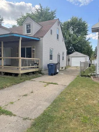 $79,900 | 640 Crawford Street, Flint, MI 48507
