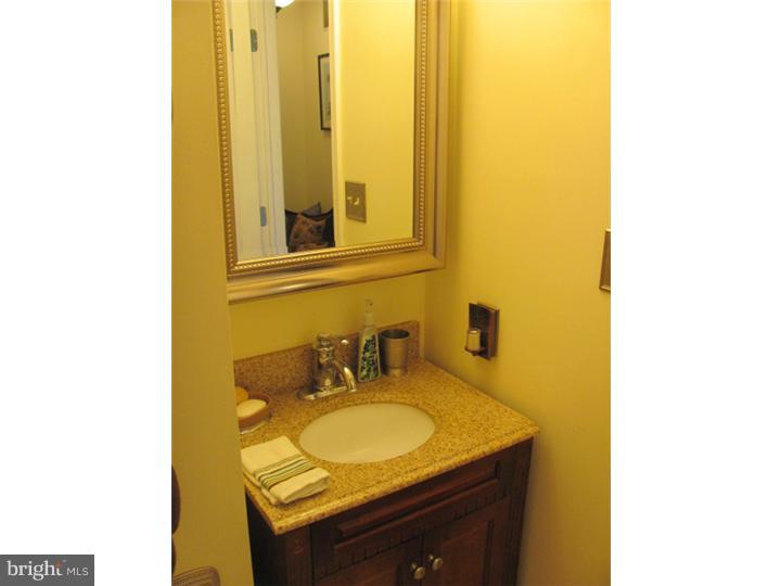 140 Eaton Road Pennsville, NJ 08070 - Photo 15 of 24 Bathroom