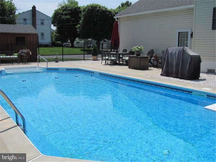 140 Eaton Road Pennsville, NJ 08070 - Photo 20 of 24 Pool