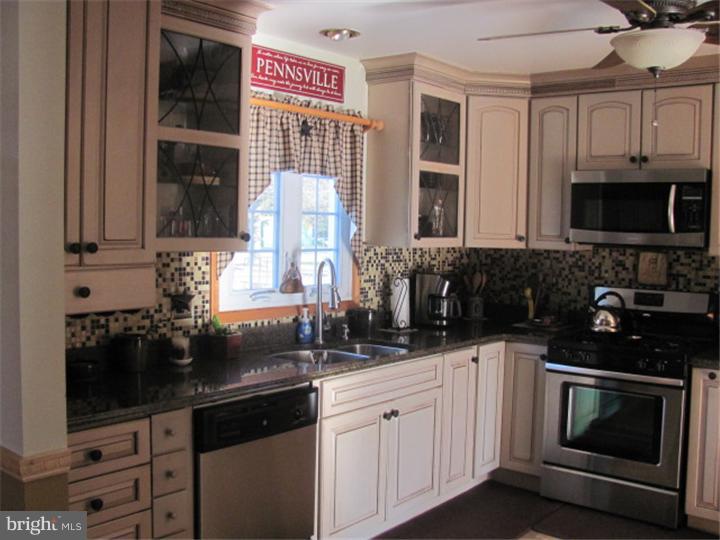 140 Eaton Road Pennsville, NJ 08070 - Photo 5 of 24 Kitchen