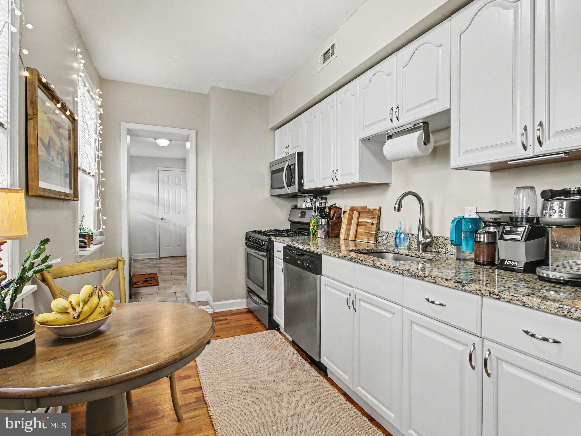 314 South Regester Street Baltimore, MD 21231 - Photo 10 of 32 Kitchen