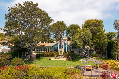 $28,500,000 | 28980 Cliffside Drive, Malibu, CA 90265