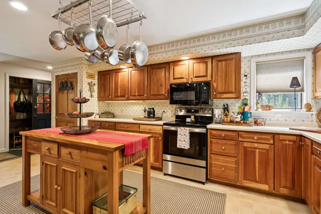 $875,000 | 233 Brothers Road, Hartland, VT 05048