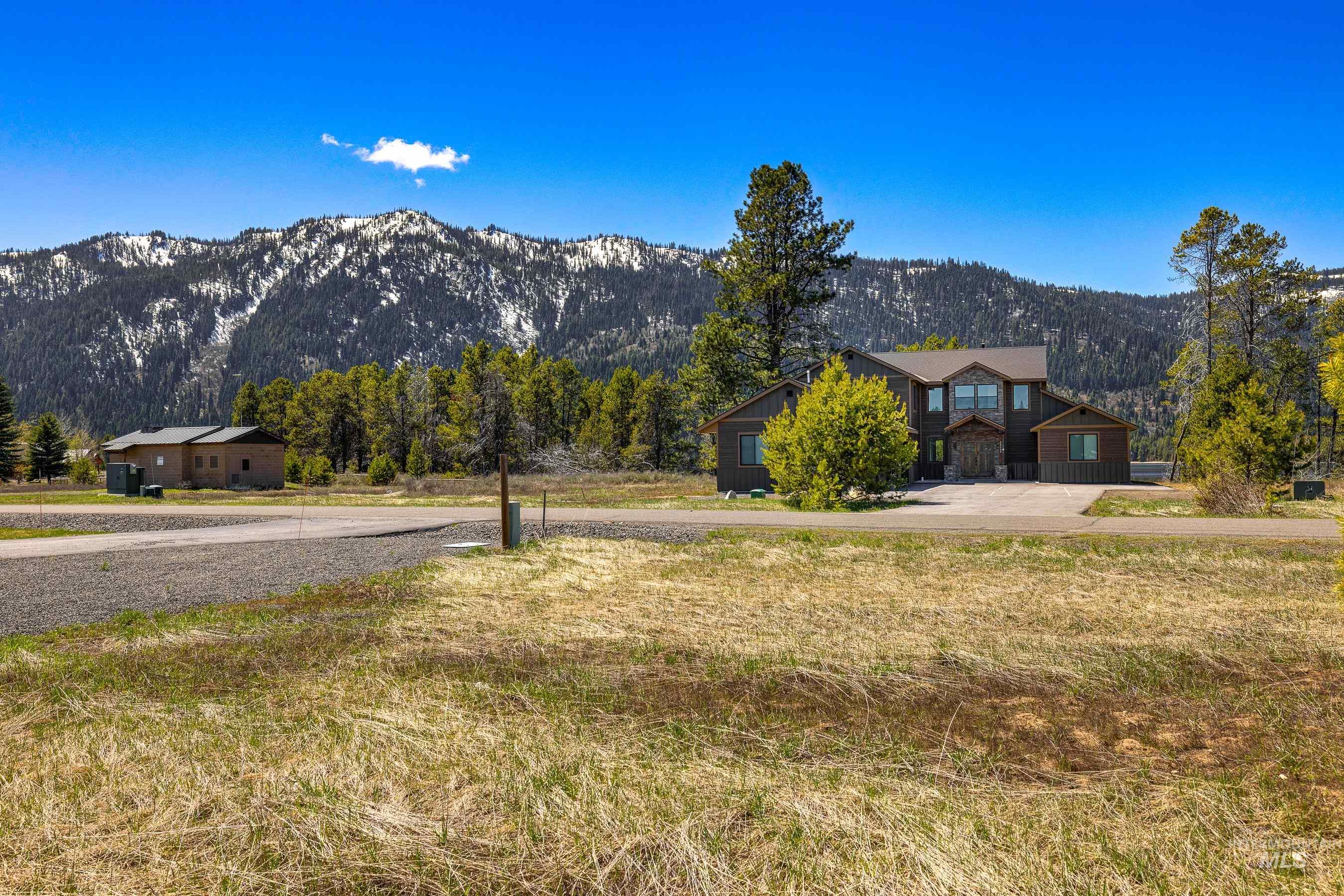 13140 Hawks Bay Road Donnelly, ID 83615 - Photo 2 of 13