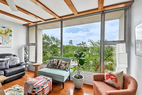 $495,000 | 3200 North Lake Shore Drive, Unit 410, Chicago, IL 60657