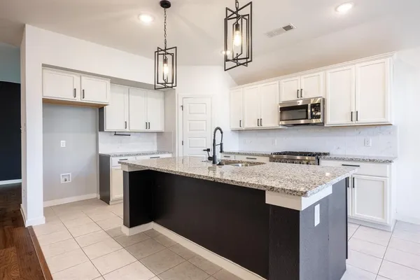 $2,795 | 1644 Pegasus Drive, Forney, TX 75126