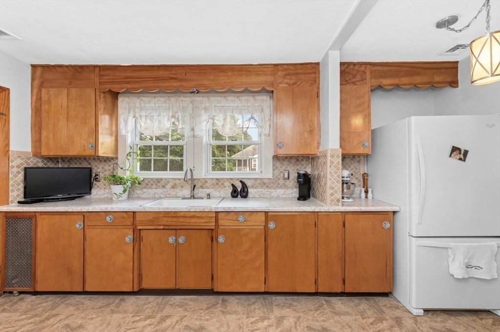 213-215 Main Street Melrose, MA 02176 - Photo 26 of 41