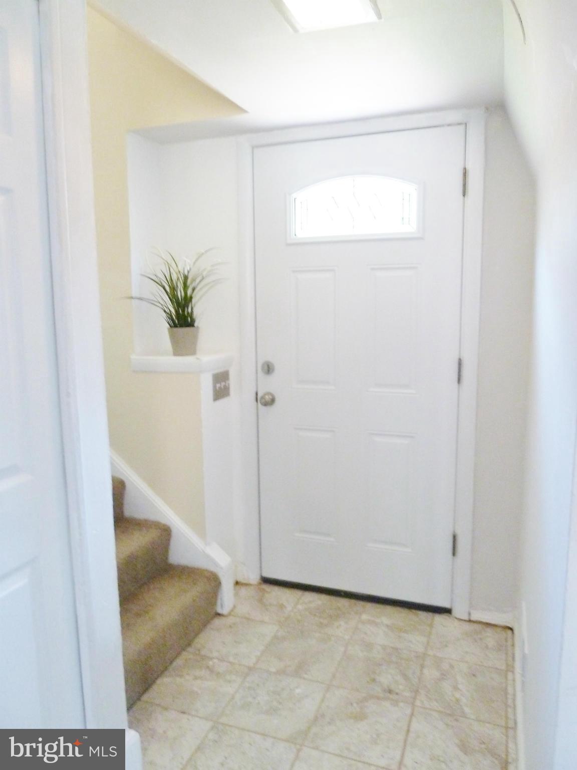 10921 Breewood Road Silver Spring, MD 20901 - Photo 4 of 30 FOYER