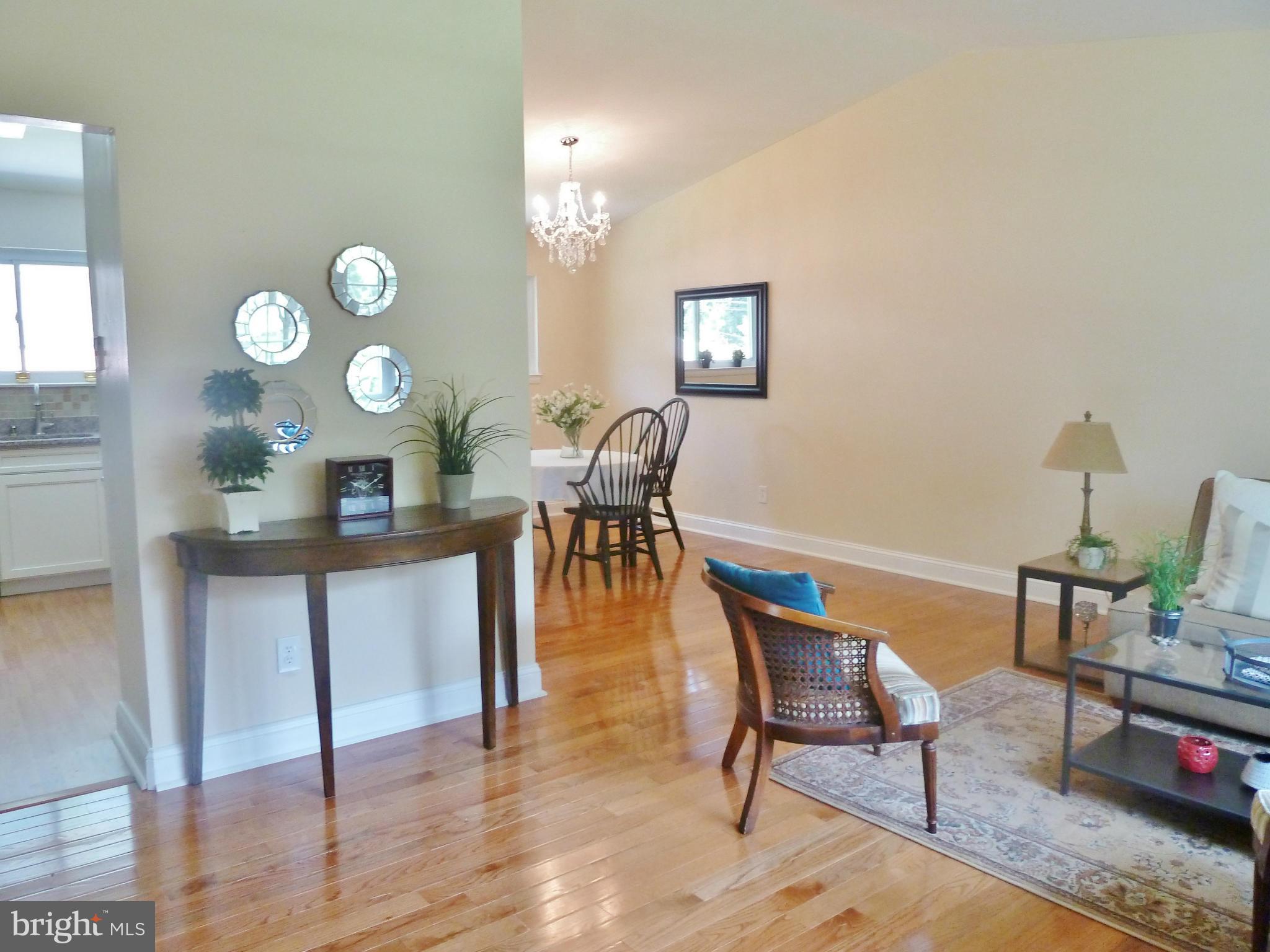 10921 Breewood Road Silver Spring, MD 20901 - Photo 6 of 30 Interior (General)