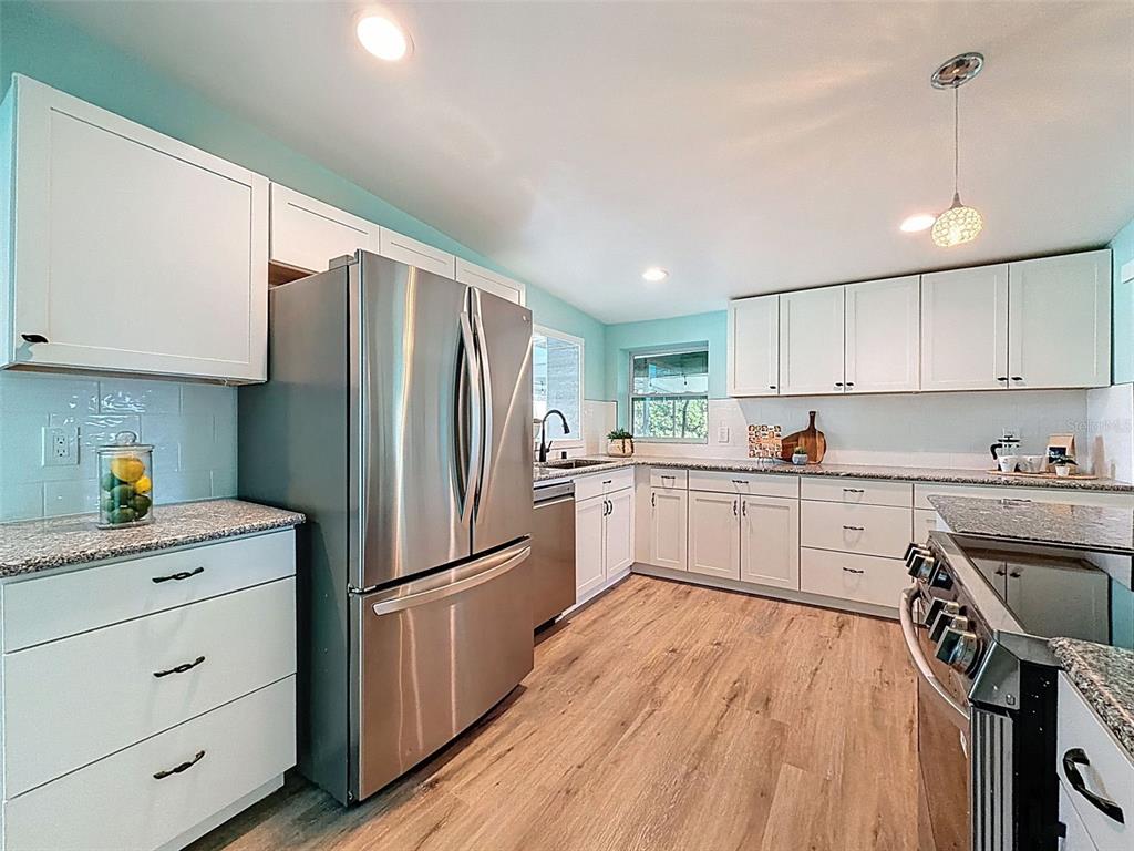 6827 Sanderling Lane Hudson, FL 34667 - Photo 3 of 68