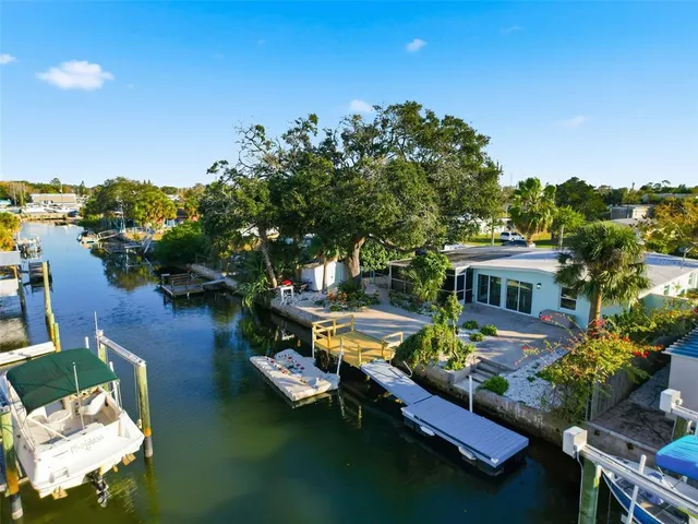 $329,975 | 6827 Sanderling Lane, Hudson, FL 34667