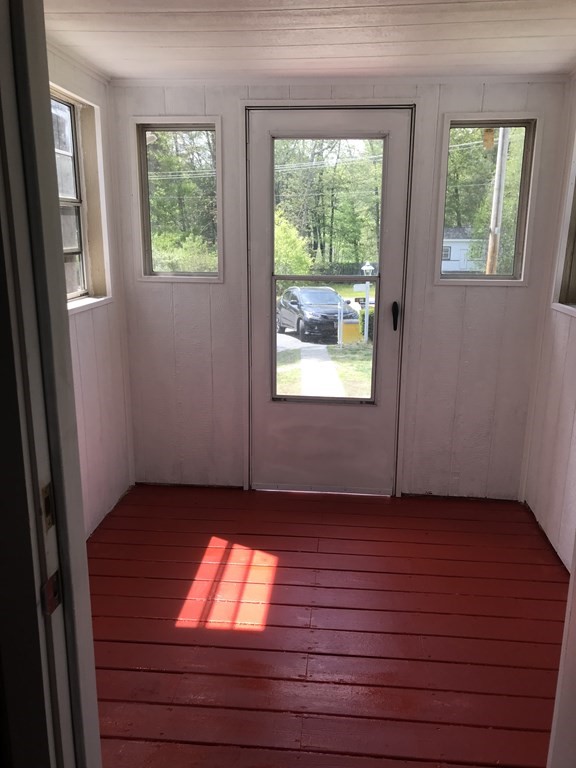 47 Walker Road Shirley, MA 01464 - Photo 9 of 27