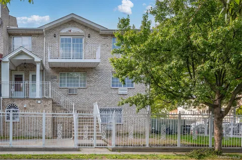 $999,000 | 2739 Lawton Avenue | Throgs Neck