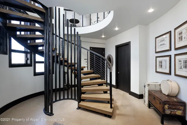 a view of entryway and hall