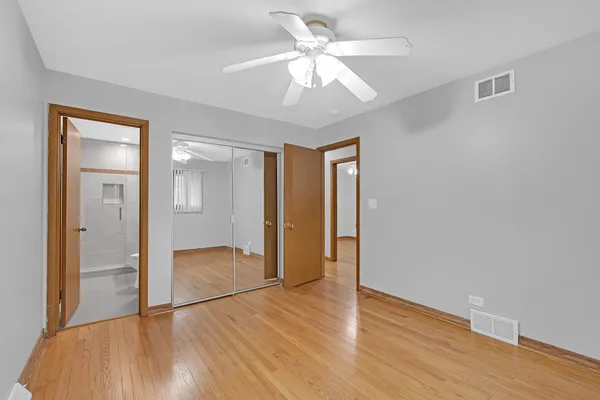 $3,100 | 650 Patricia Lane, Des Plaines, IL 60016