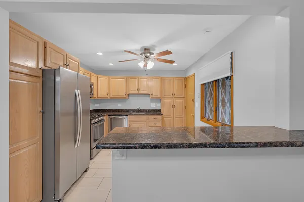 $3,100 | 650 Patricia Lane, Des Plaines, IL 60016