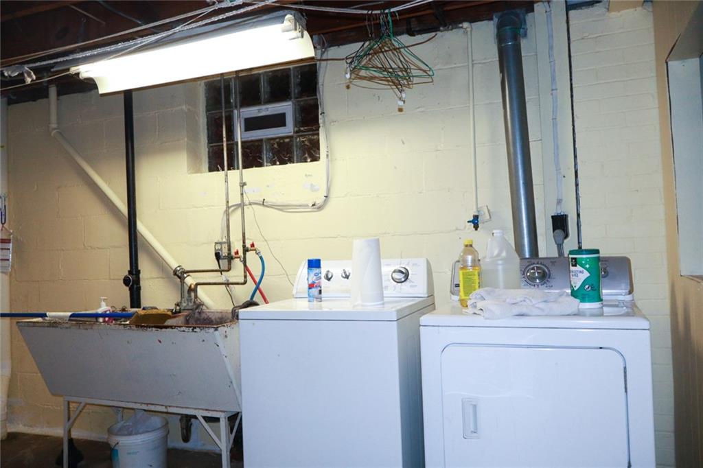 345 Siebert Road Pittsburgh, PA 15237 - Photo 32 of 43 Lower level laundry, 13X12, washer and dryer included
