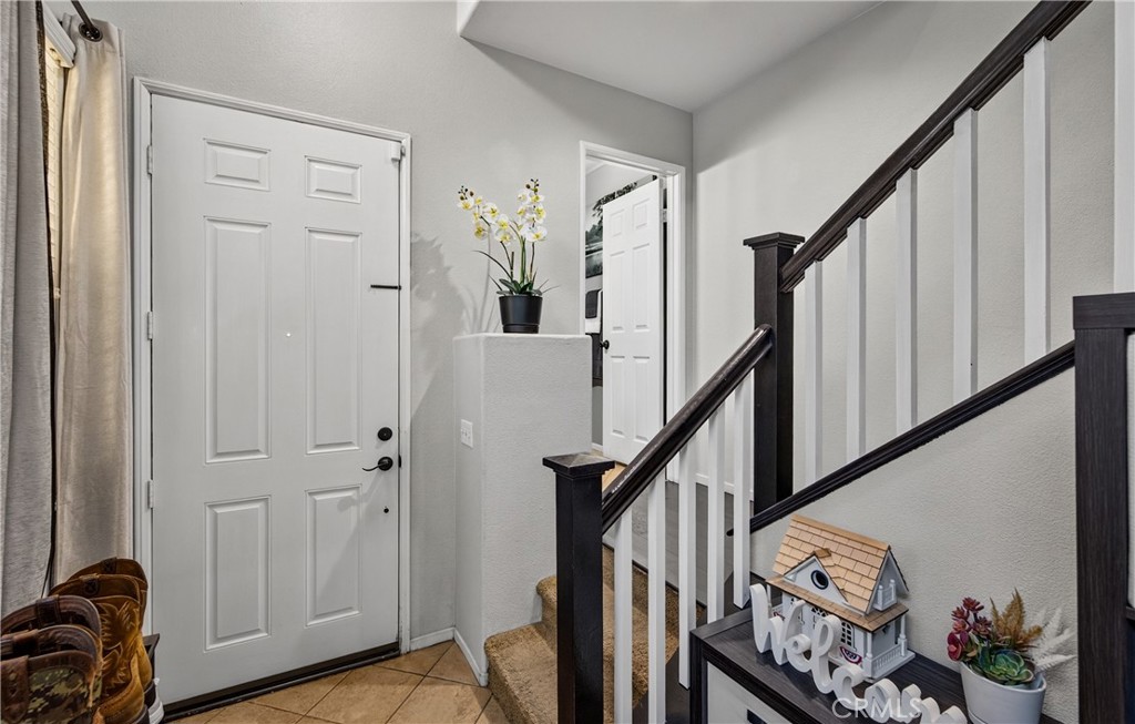 1464 Granada Way Perris, CA 92571 - Photo 4 of 27