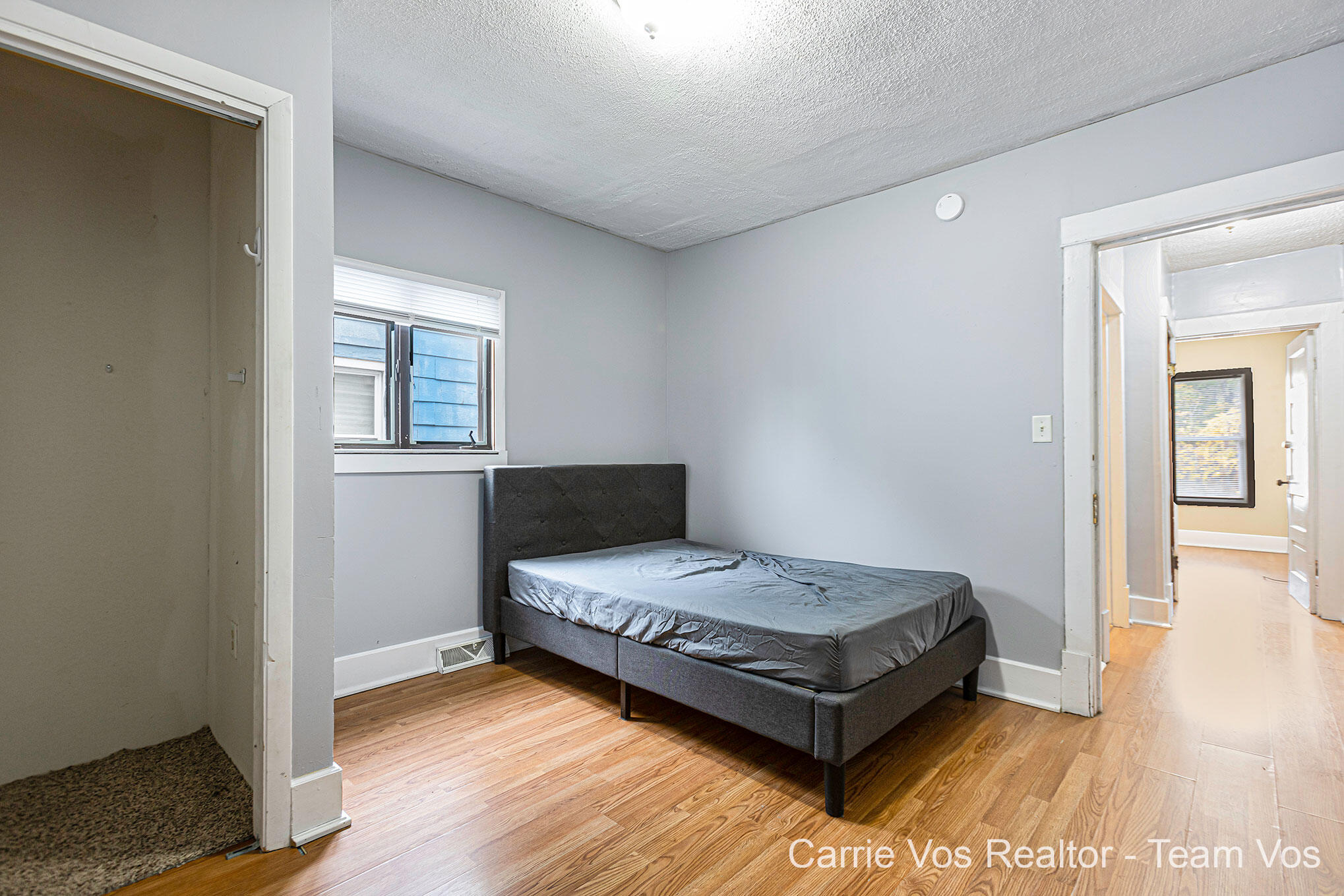 1116 Spring Street Muskegon, MI 49442 - Photo 11 of 28 Trendy Paint Colors