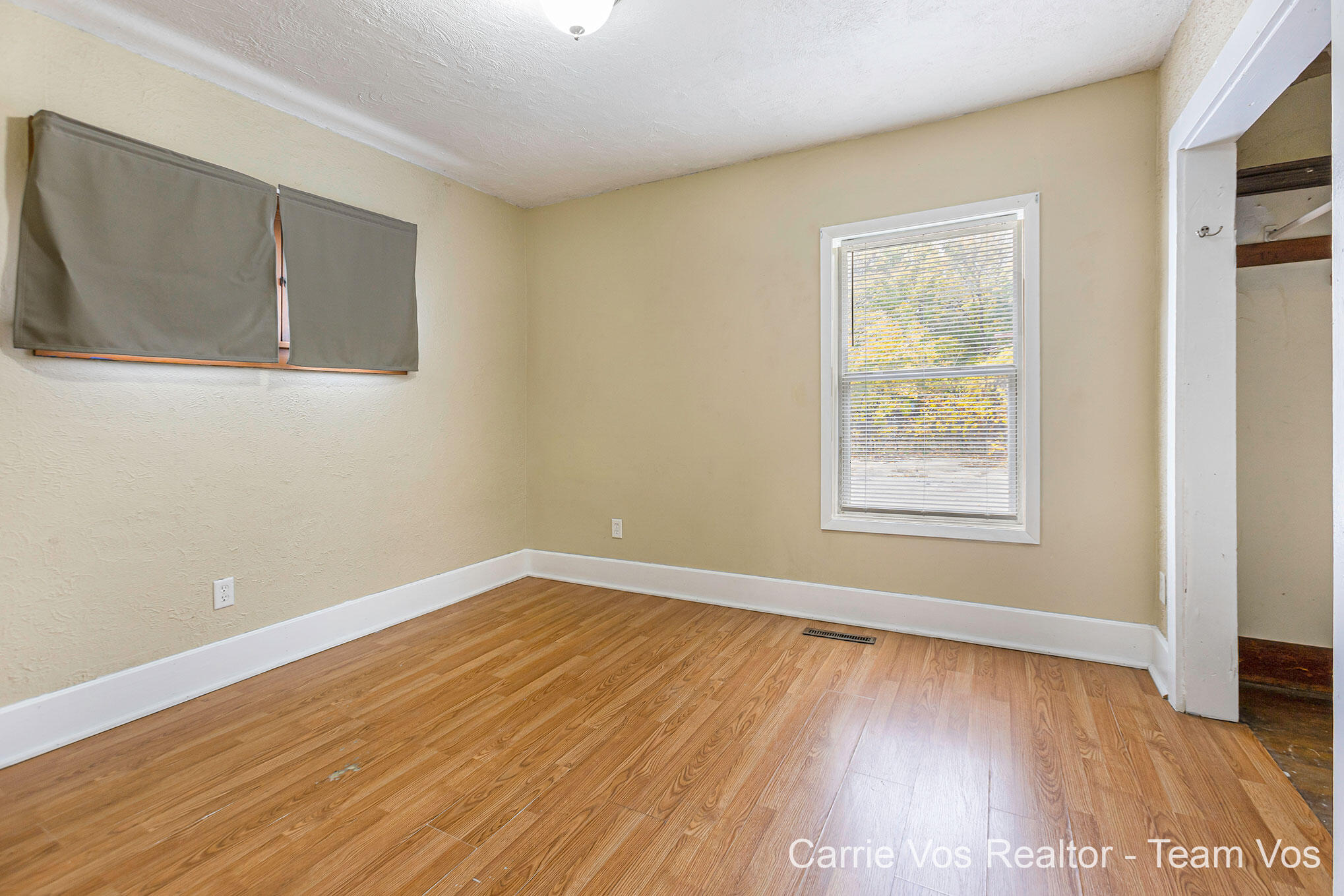 1116 Spring Street Muskegon, MI 49442 - Photo 13 of 28 2nd Bedroom Main Level