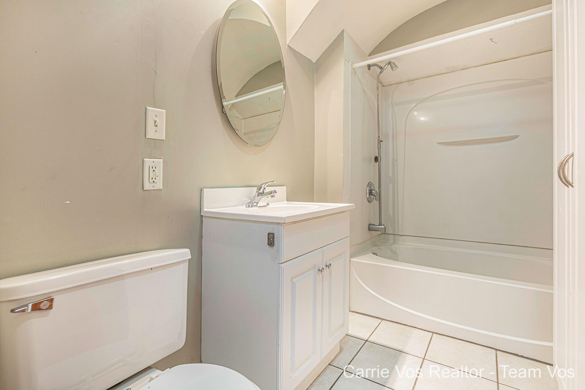 1116 Spring Street Muskegon, MI 49442 - Photo 15 of 28 Full Bath Main Level