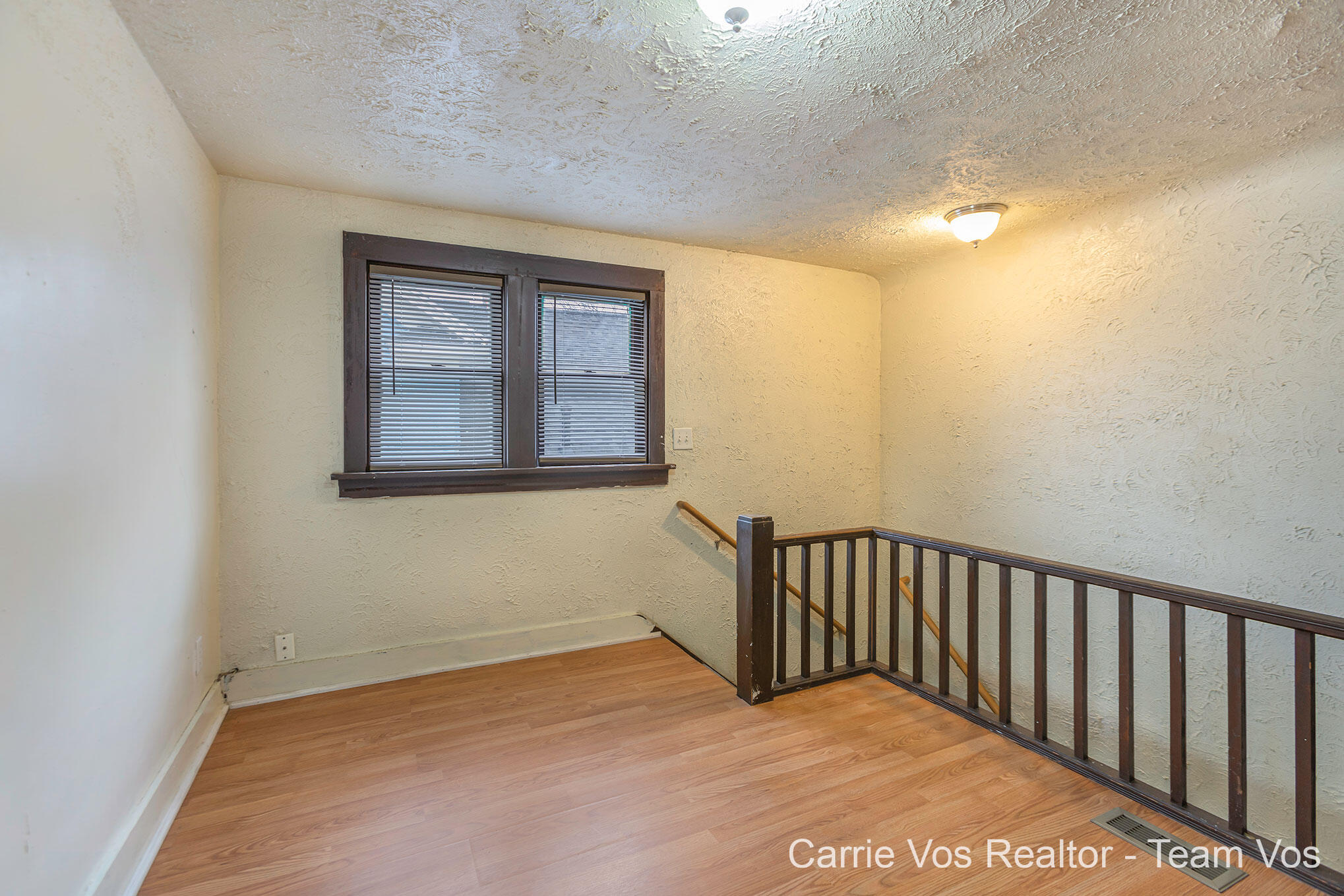 1116 Spring Street Muskegon, MI 49442 - Photo 16 of 28 Landing Upper Level