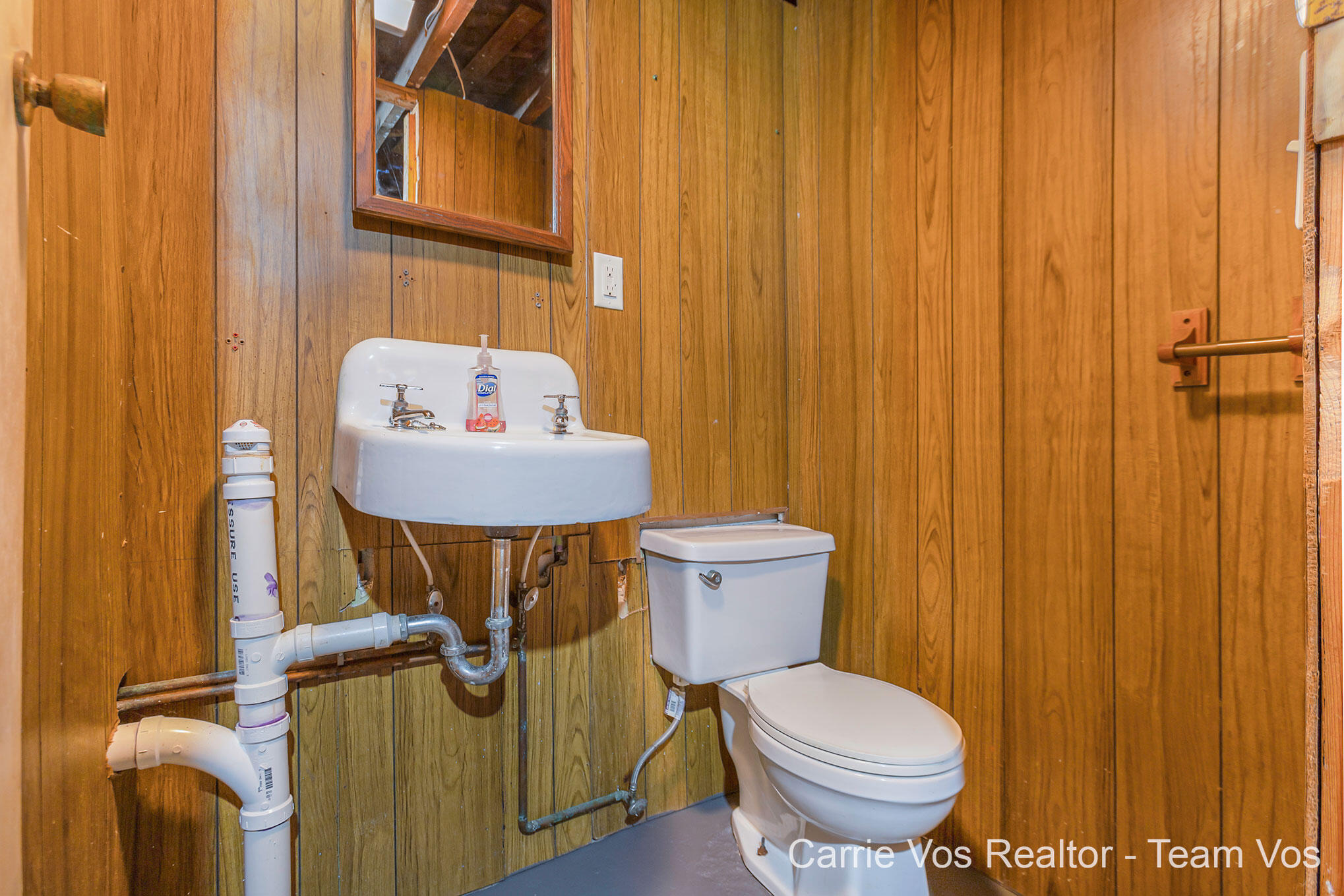 1116 Spring Street Muskegon, MI 49442 - Photo 23 of 28 Lower Full Bath