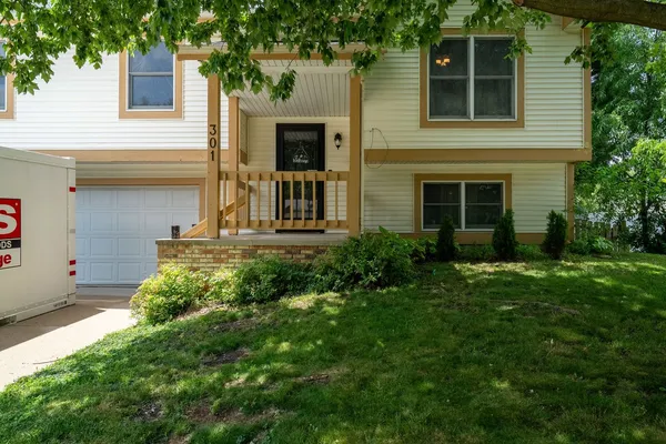 $252,000 | 301 Bentley Drive, Normal, IL 61761