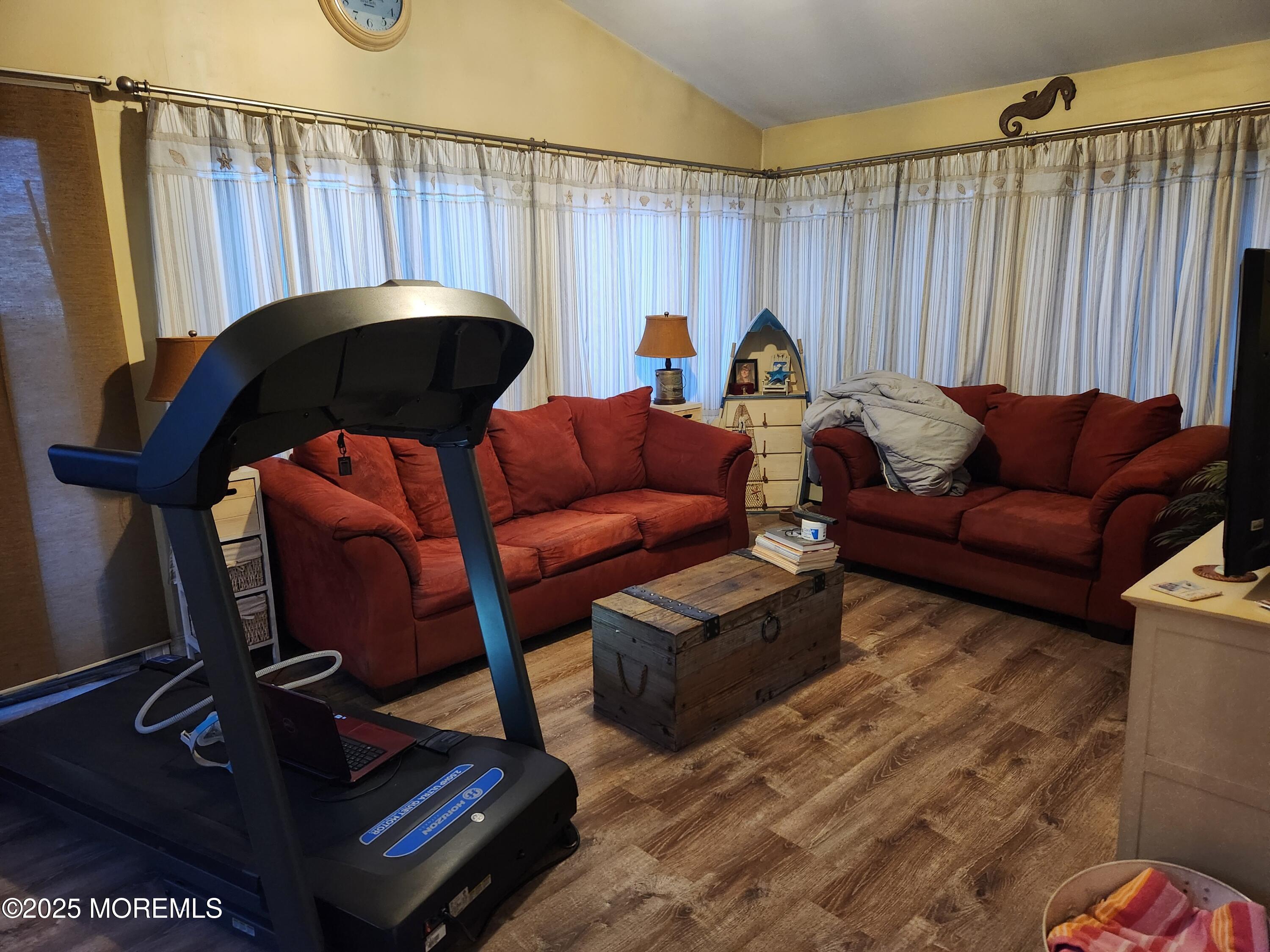 14 West Thames Road Little Egg Harbor, NJ 08087 - Photo 8 of 13 14 W Thames living room