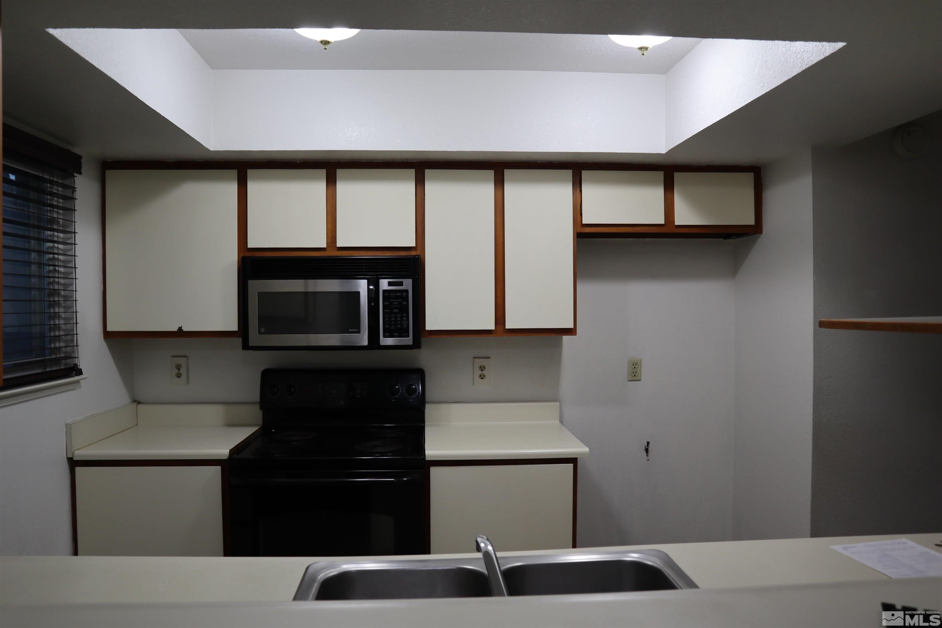 2347 Roundhouse Road Sparks, NV 89431 - Photo 4 of 18 Photo 4