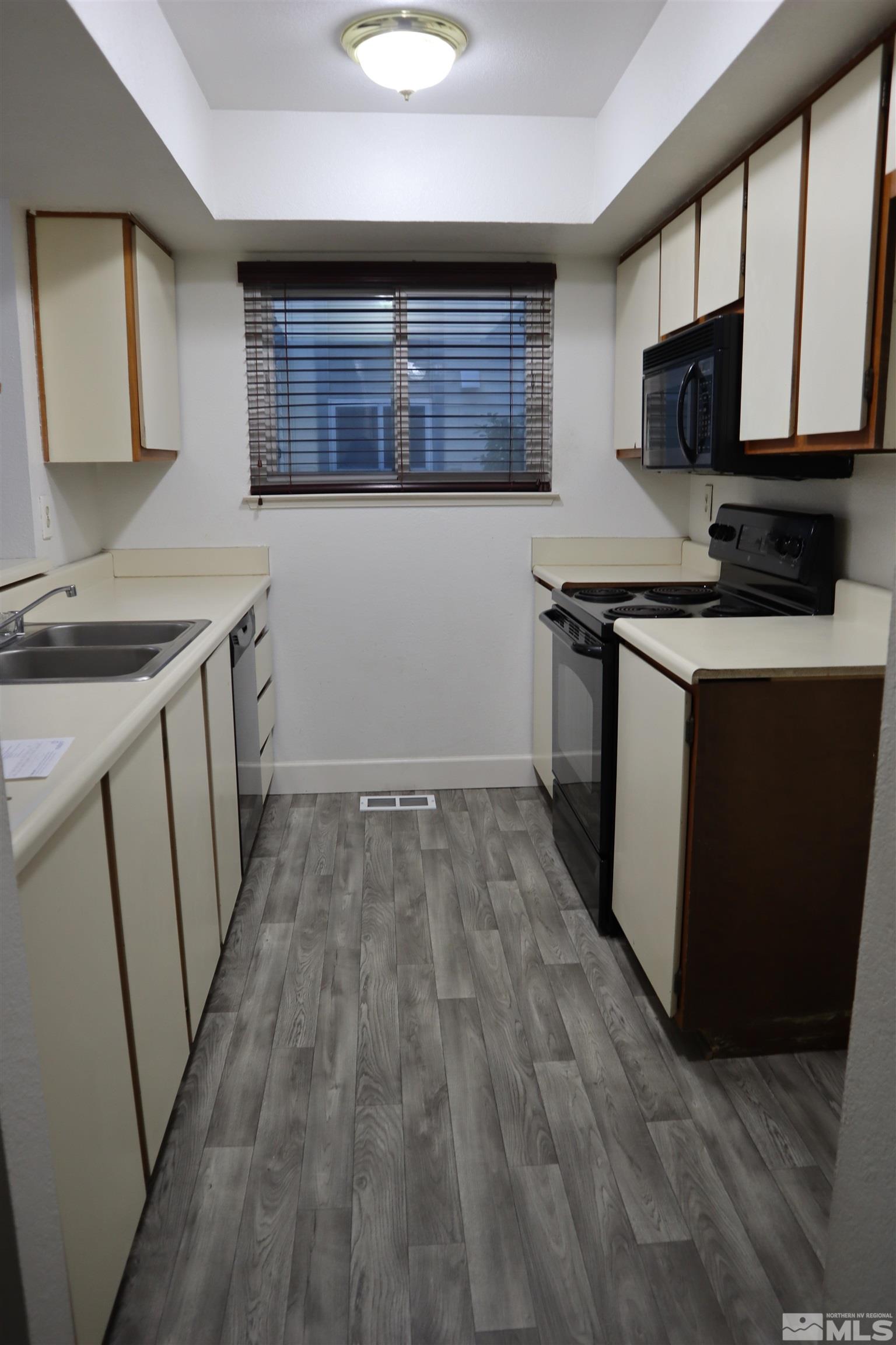 2347 Roundhouse Road Sparks, NV 89431 - Photo 5 of 18 Photo 5