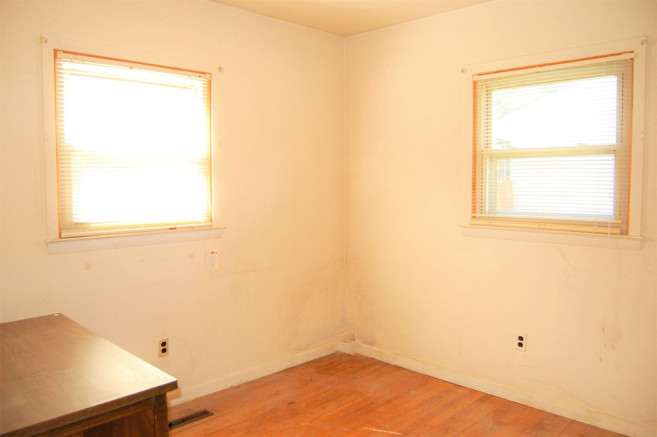 50111 Cedargrove Road Utica, MI 48317 - Photo 23 of 30 3rd Bedroom