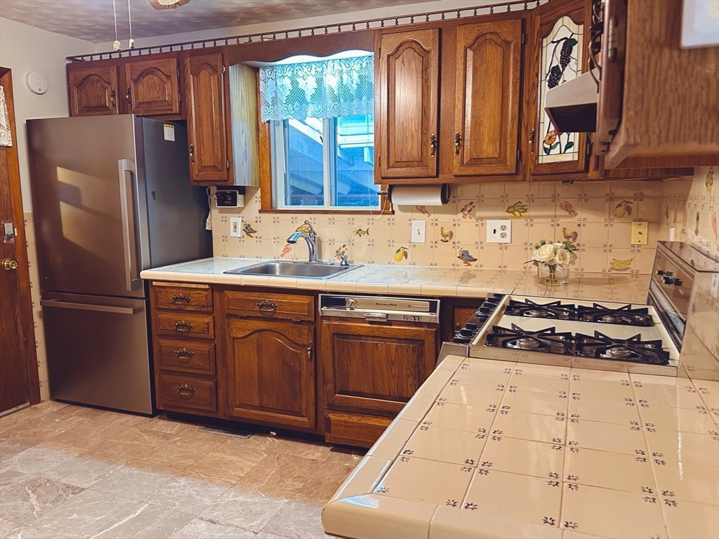 333 Clark Road Lowell, MA 01852 - Photo 13 of 27