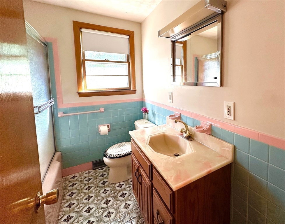 333 Clark Road Lowell, MA 01852 - Photo 17 of 27