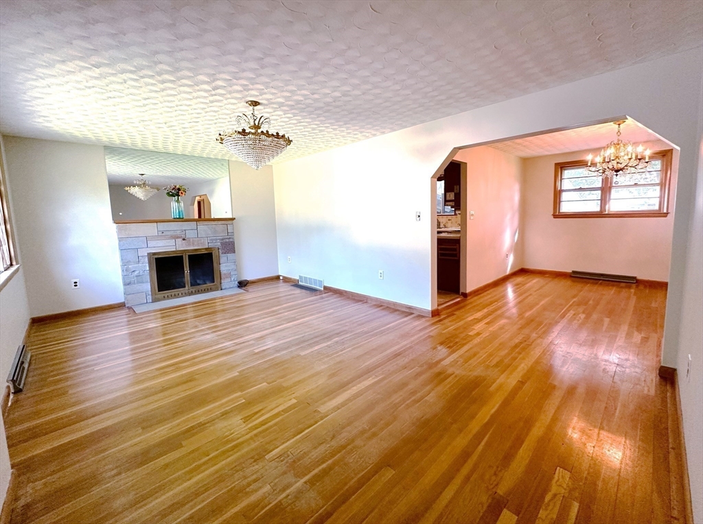 333 Clark Road Lowell, MA 01852 - Photo 7 of 27