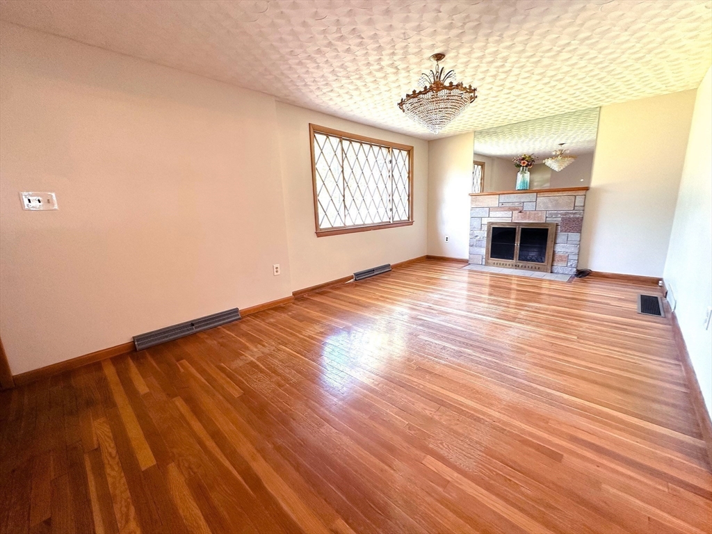 333 Clark Road Lowell, MA 01852 - Photo 10 of 27