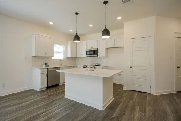 $299,900 | 2774 Messenger Way, Bryan, TX 77803