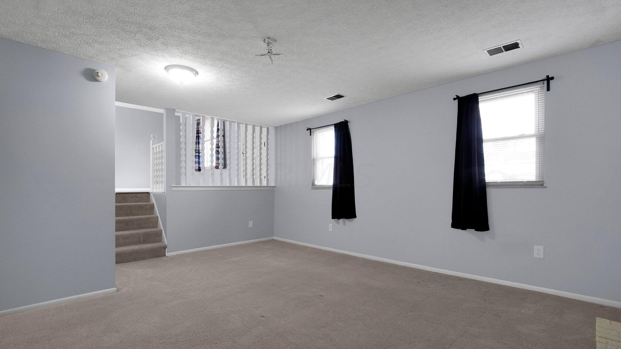 4901 Lyle Road Columbus, OH 43229 - Photo 10 of 16 Family room.