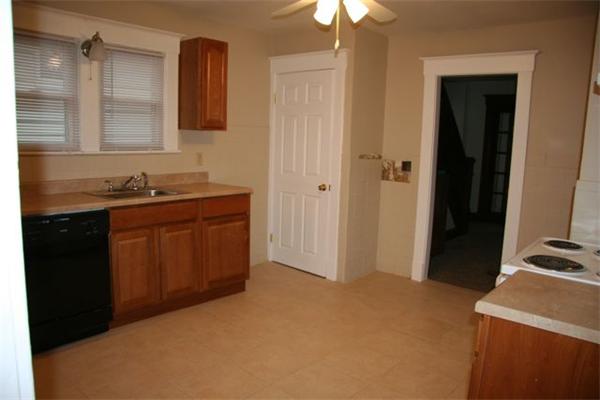 79 Edgemont Street Springfield, MA 01109 - Photo 6 of 16
