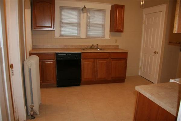 79 Edgemont Street Springfield, MA 01109 - Photo 7 of 16