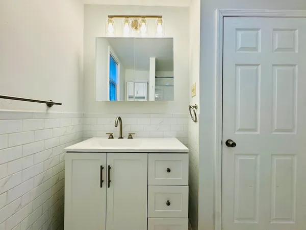 $2,500 | 69 West 39th Street, Unit 2, Bayonne, NJ 07002