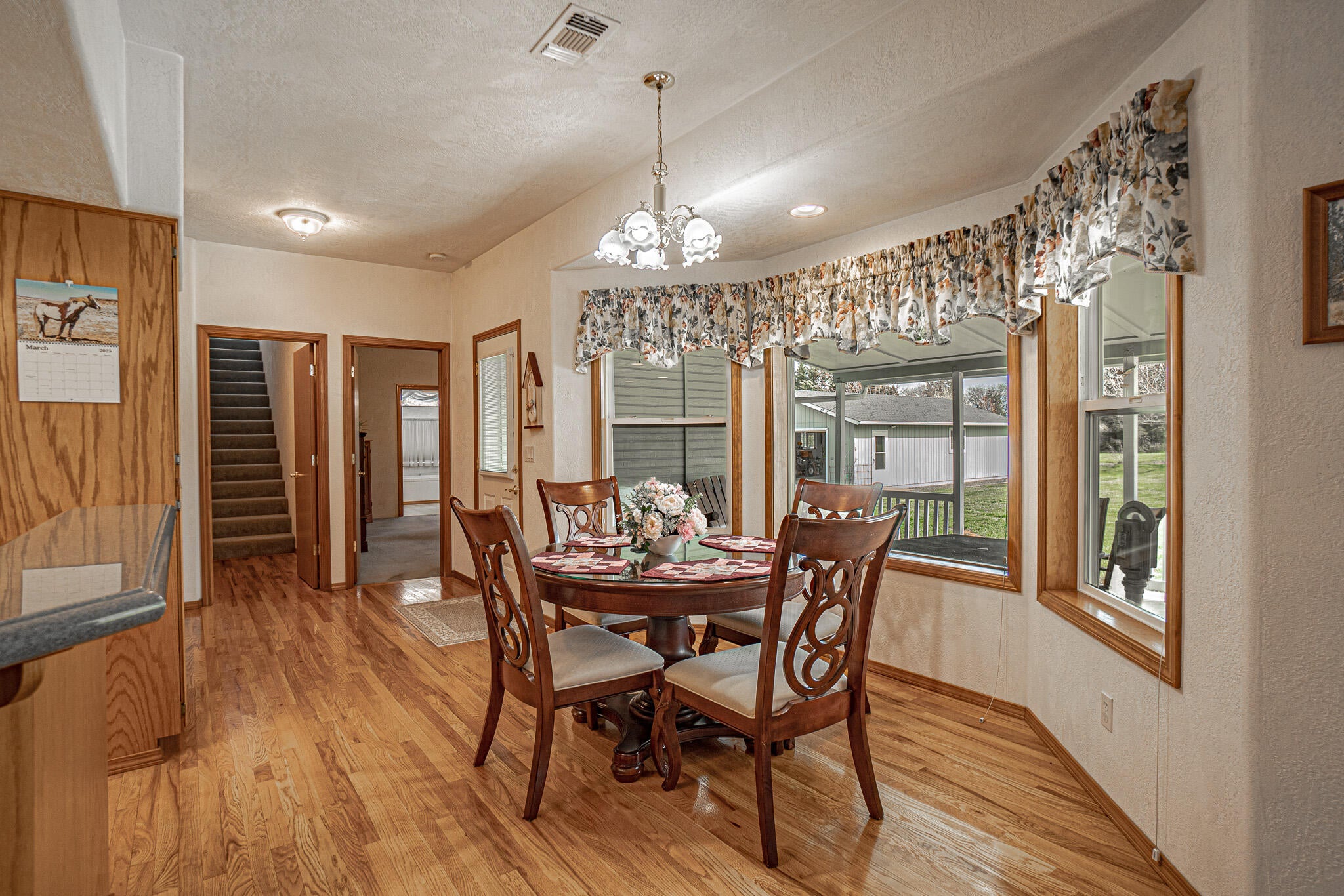 1747 Minear Road Medford, OR 97501 - Photo 8 of 35 DSC00096-HDR