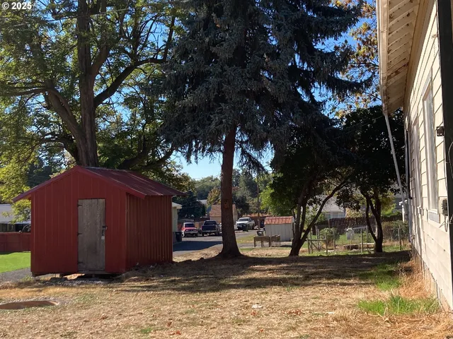 a view of a outdoor space