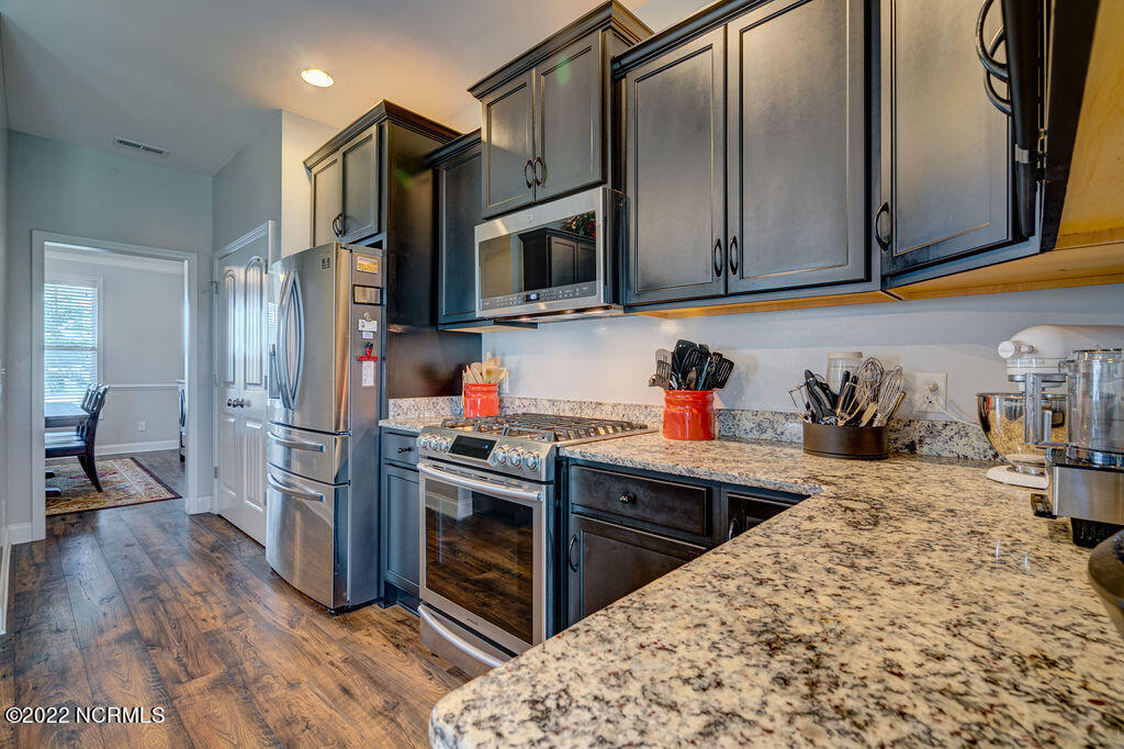 1517 Maple Ridge Road Wilmington, NC 28411 - Photo 9 of 49 1517MapleRidgeFinal-37