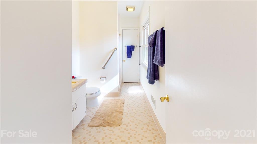 24 Allesarn Road Asheville, NC 28804 - Photo 14 of 46 Gallery Image 14