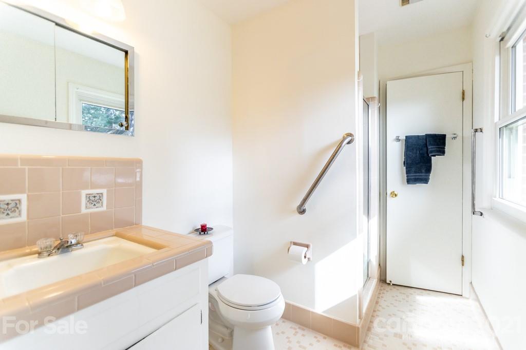 24 Allesarn Road Asheville, NC 28804 - Photo 15 of 46 Gallery Image 15