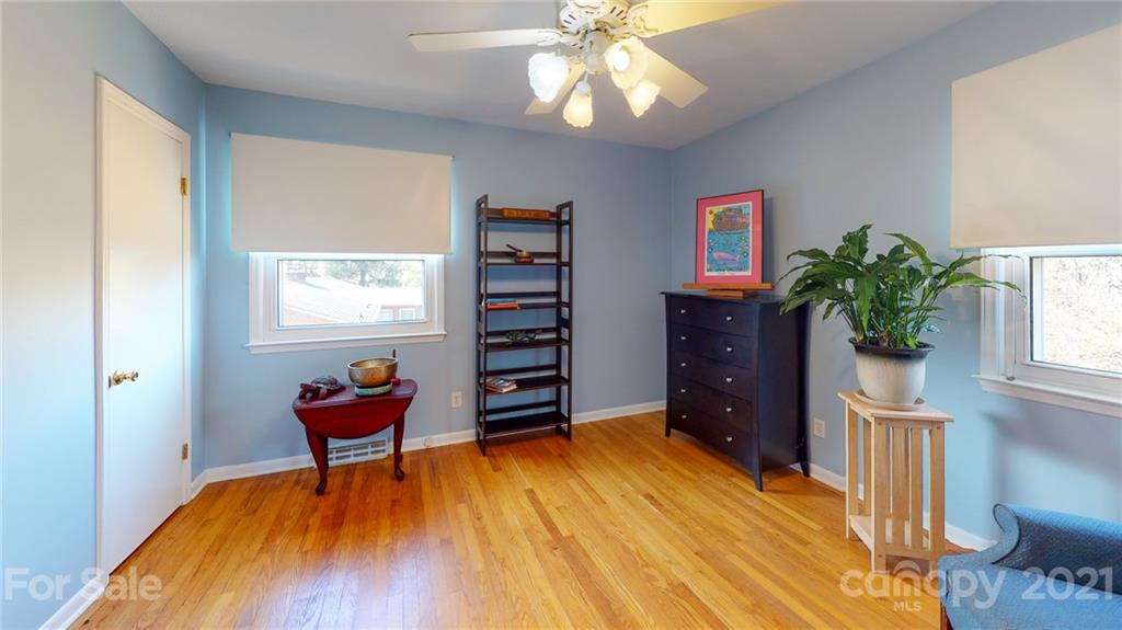 24 Allesarn Road Asheville, NC 28804 - Photo 22 of 46 Gallery Image 22