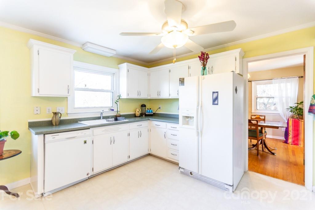 24 Allesarn Road Asheville, NC 28804 - Photo 10 of 46 Gallery Image 10