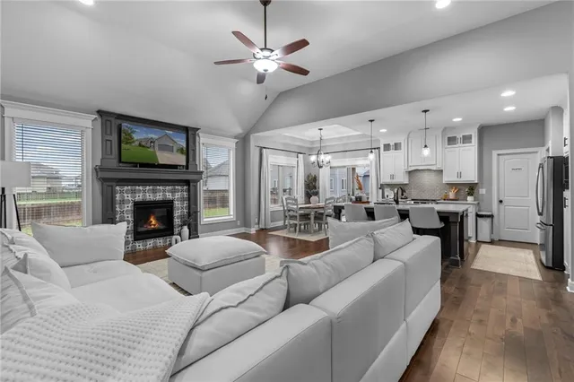 $480,000 | 4812 Southwest 5th Street, Blue Springs, MO 64014