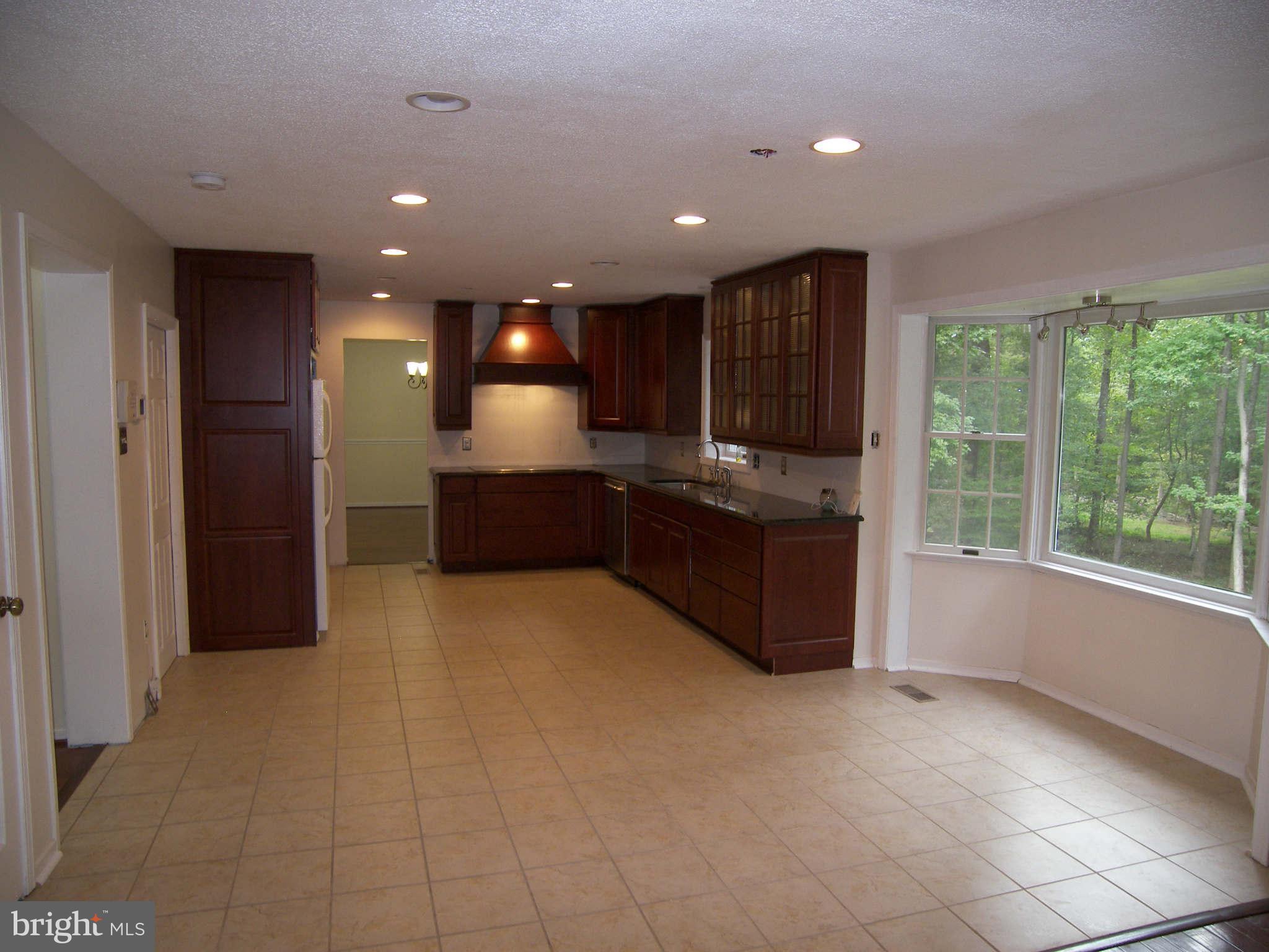 7027 Highbridge Road Bowie, MD 20720 - Photo 4 of 24 Kitchen